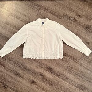 Gap White Eyelet Cutout Cropped Button Up Shirt